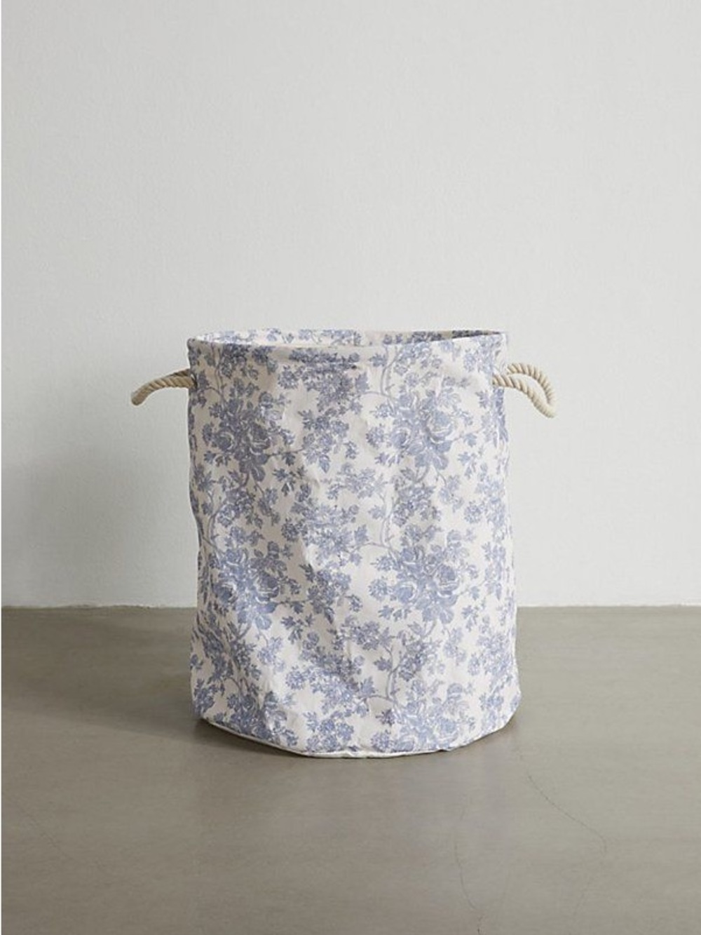 NWT Urban Outfitters Fiona Blue Floral Laundry Bag